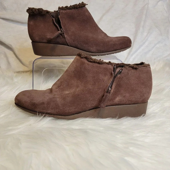 COLE Haan Callie Women's Size 10.5 B Waterproof Brown Suede Ankle Booties Shoes - Picture 2 of 15